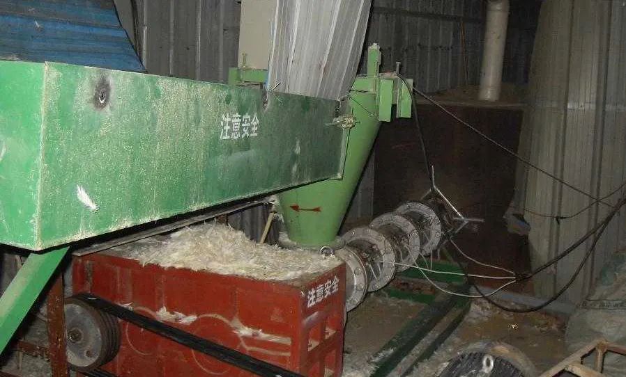 羽毛粉加工腥味、苦味、惡臭味混雜，看工業(yè)除臭劑如何快速除臭！