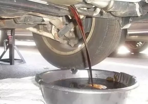 潔匠凈化·的凈工業(yè)除臭劑_廢機(jī)油處理難度大，擺脫“惡臭異味”又有什么方向？